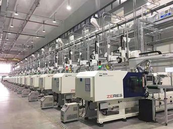 Stroj na vstřikování plastů